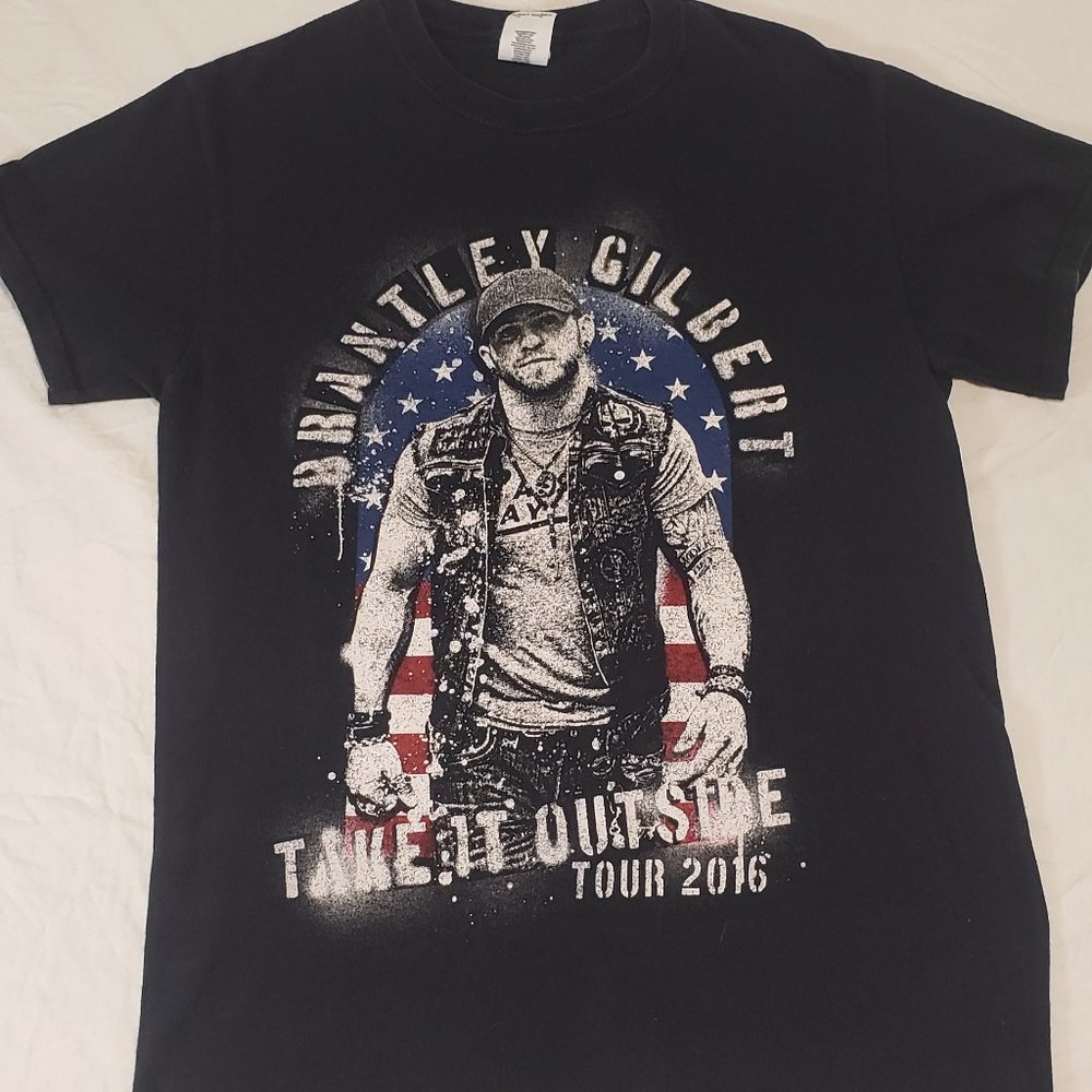BRANTLEY GILBERT - TAKE IT OUTSIDE TOUR 2016